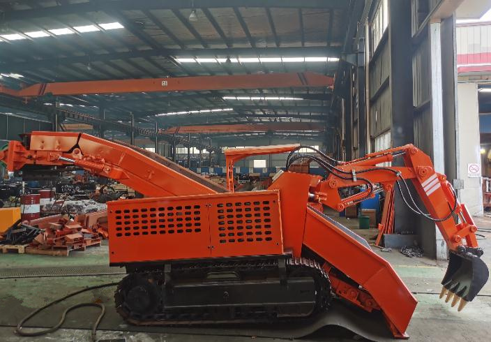 跟著帥龍重工一起看看履帶扒渣機(jī)的8點(diǎn)維護(hù)保養(yǎng)事項(xiàng)！