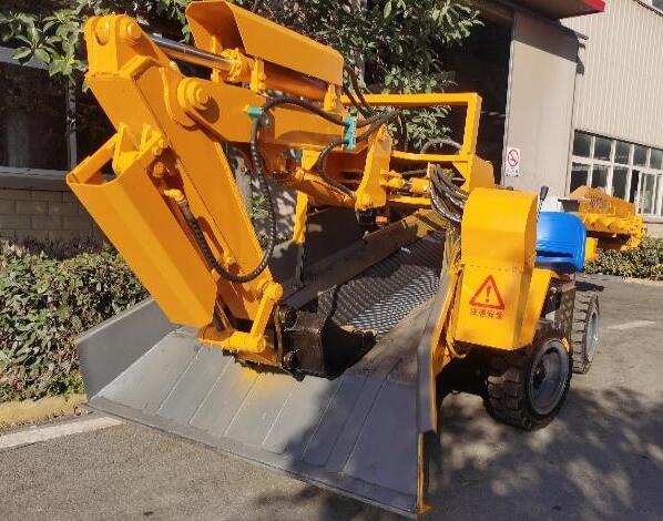 輪式扒渣機(jī)中的輸送帶該怎么保養(yǎng)呢？