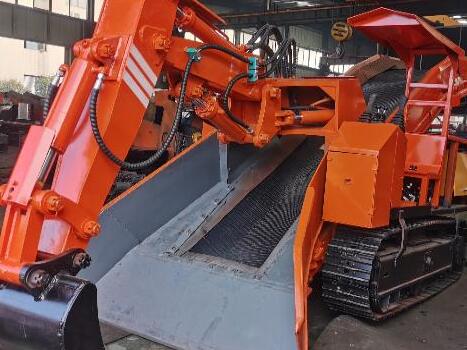 扒渣機(jī)在隧道、礦山、坡道等特殊環(huán)境作業(yè)，需額外注意什么呢？